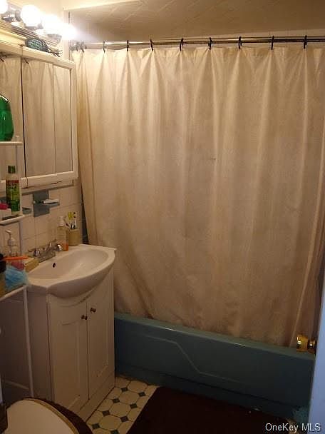 2nd image of 256 N Main St APT D7