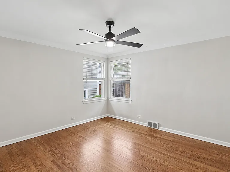 893 S Poplar Ave — Photo 9
