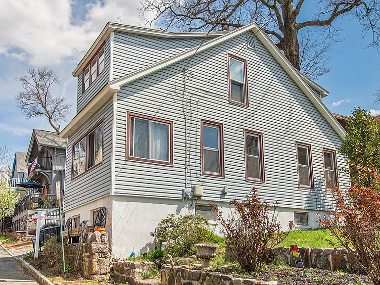 10 Banghart Pl — Photo 16