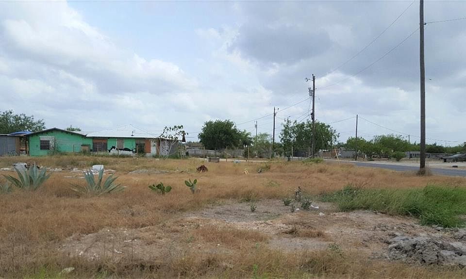 2nd image of 8012 Yvette Cir