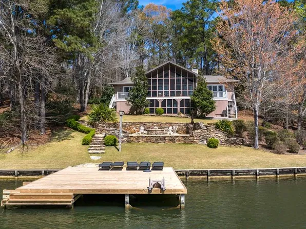 765 Moss Dr, Hamilton, GA 31811