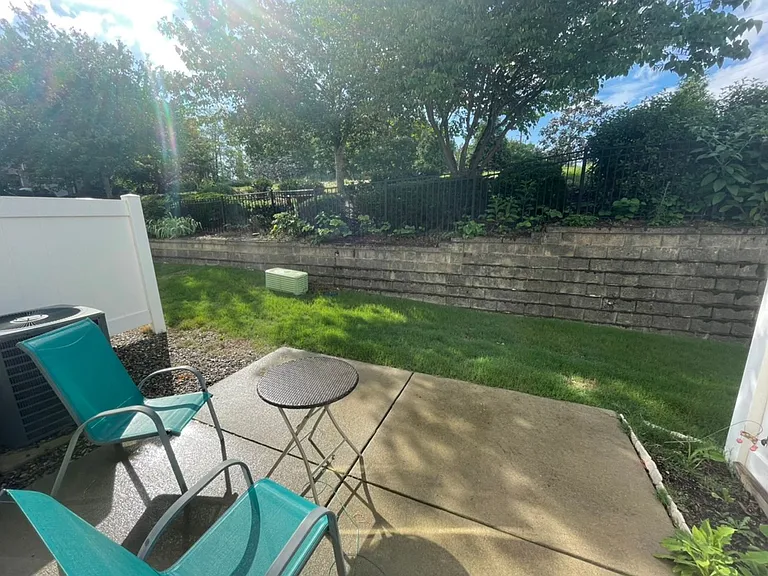 107 Fanwood Ct — Photo 3