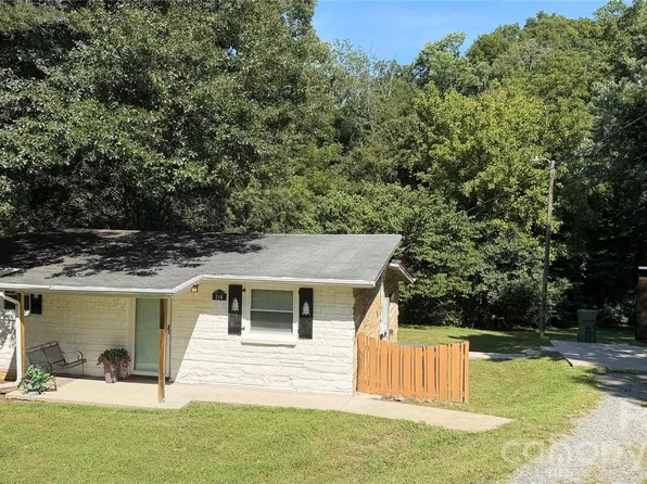 216 Auten Cir, Mount Holly, NC 28120