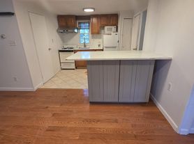 476 Avenue E, Bayonne, NJ