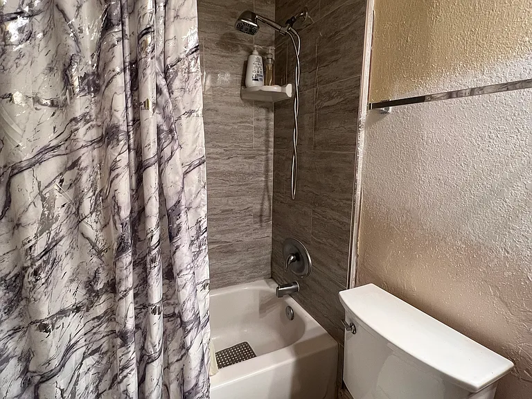 6022 Westgate Dr #201 — Photo 15