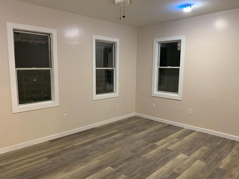 1st image of 3237 Tenbroeck Ave