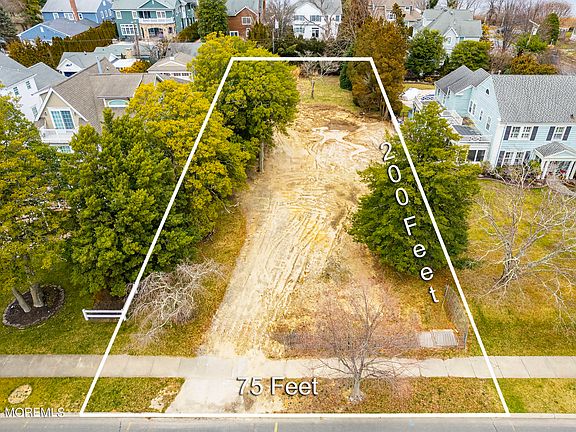 4th image of 305 Beacon Boulevard