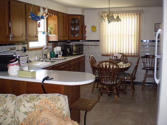 5th image of 367 Cherokee Dr