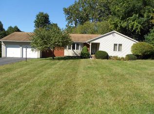 7 Cricket Ln, Fayetteville, NY 13066