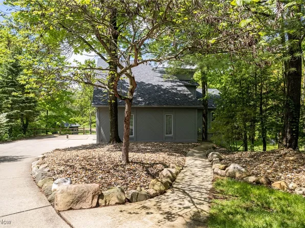2616 Bethany Ln, Hinckley, OH 44233