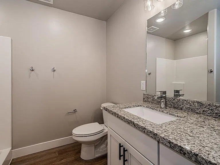 380 S 3 W #203 — Photo 31