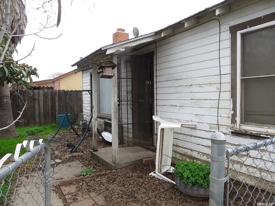 2nd image of 2452 E Troy Ct