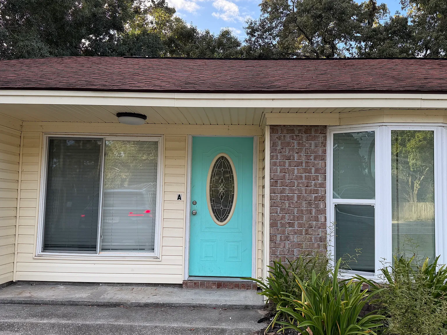 3 bed, 1164 sqft, $2,100 — Photo 1
