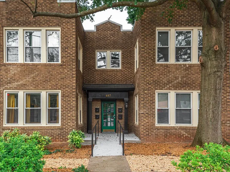 487 Moreland Ave NE — Photo 27