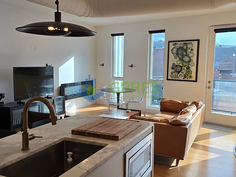 3725 Butler St — Photo 4