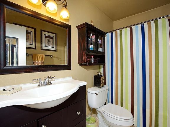 5th image of 1129 Emerald Ave #5