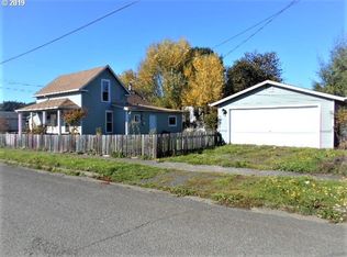 903 Harris St, Myrtle Point, OR 97458