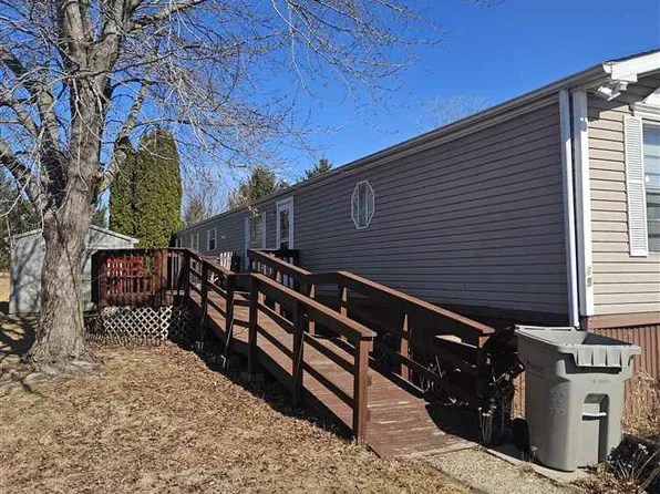 19 Expo Dr, Iowa City, IA 52240