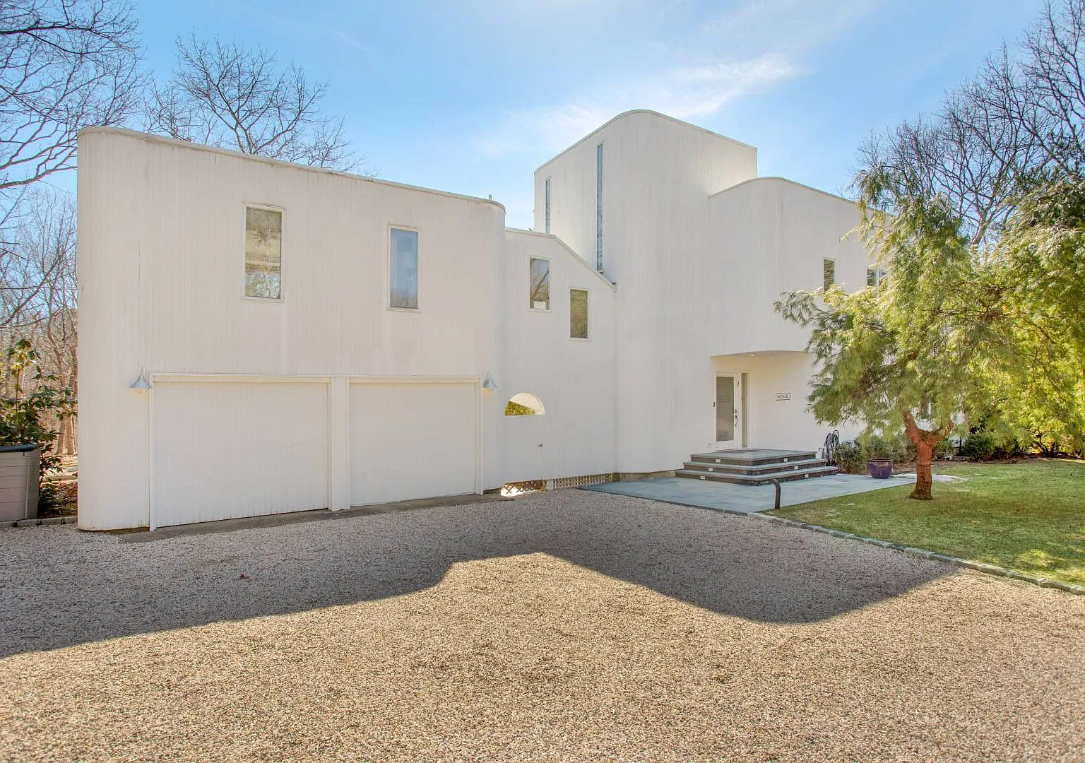 Renovated, Spacious and Private in a Desirable Community — Photo 4