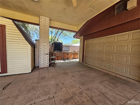 4th image of 2505 Camellia Ave