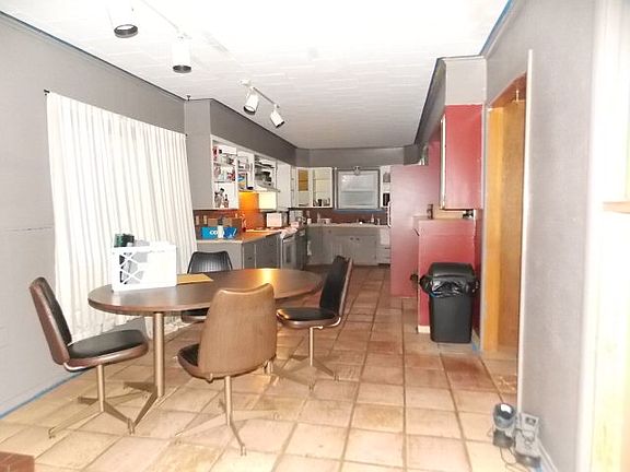 3rd image of 740 E 510th Ave