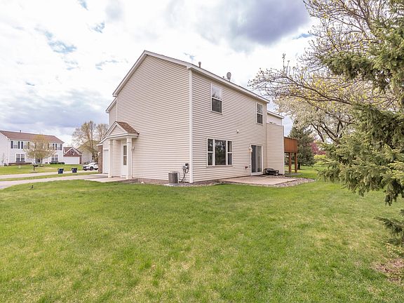 3rd image of 15570 Finch Ave