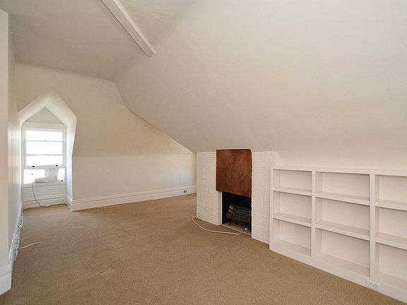 3rd image of 109 Frederick St APT 4