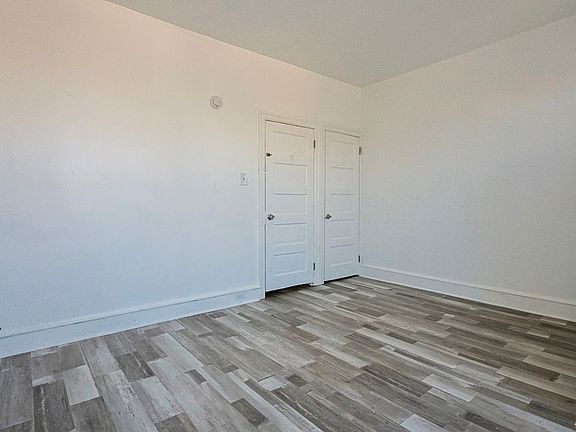 3rd image of 3636 Winchester Ave