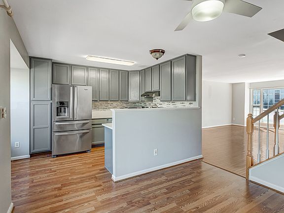 4th image of 15861 Pebblewood St