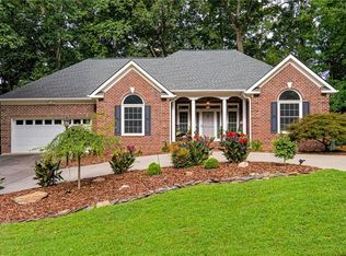 2674 Amesbury Rd, Winston Salem, NC 27103