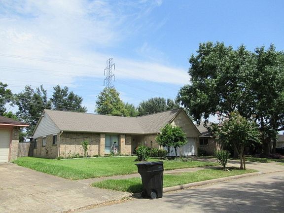 3rd image of 3803 Finchley Dr