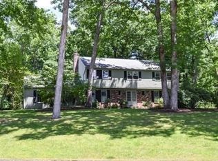 22 Oldwood Rd, Wilbraham, MA 01095