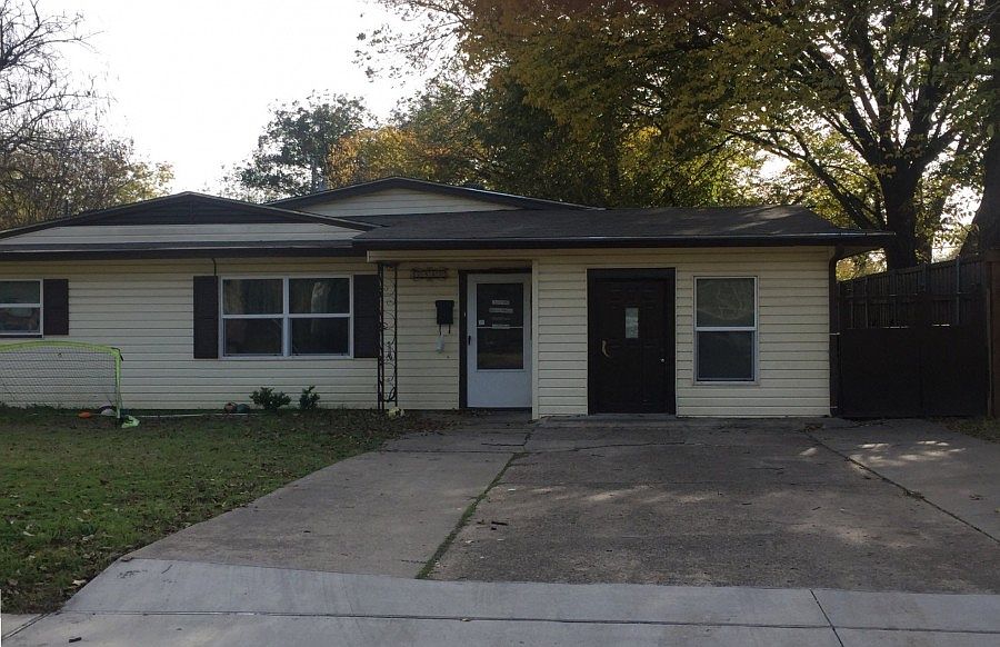 1st image of 2540 Wasina Dr