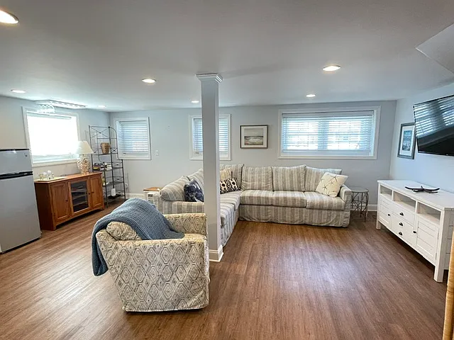 52 Seaside Ave — Photo 10