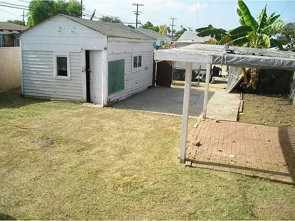 4th image of 3026 Columbine St