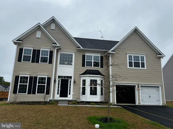 226 Wavyleaf Dr, Smyrna, DE 19977