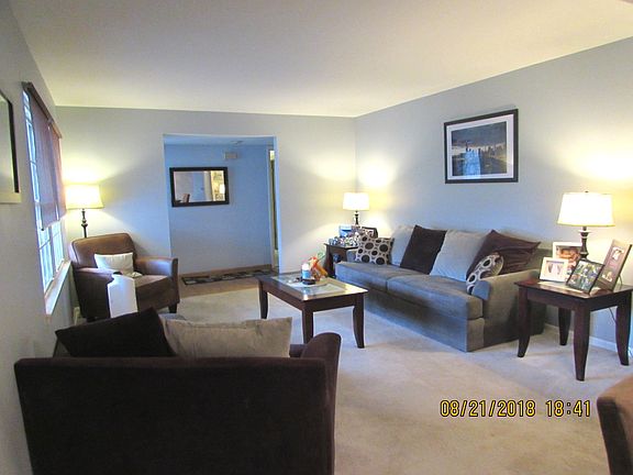 3rd image of 598 Bristol Ln