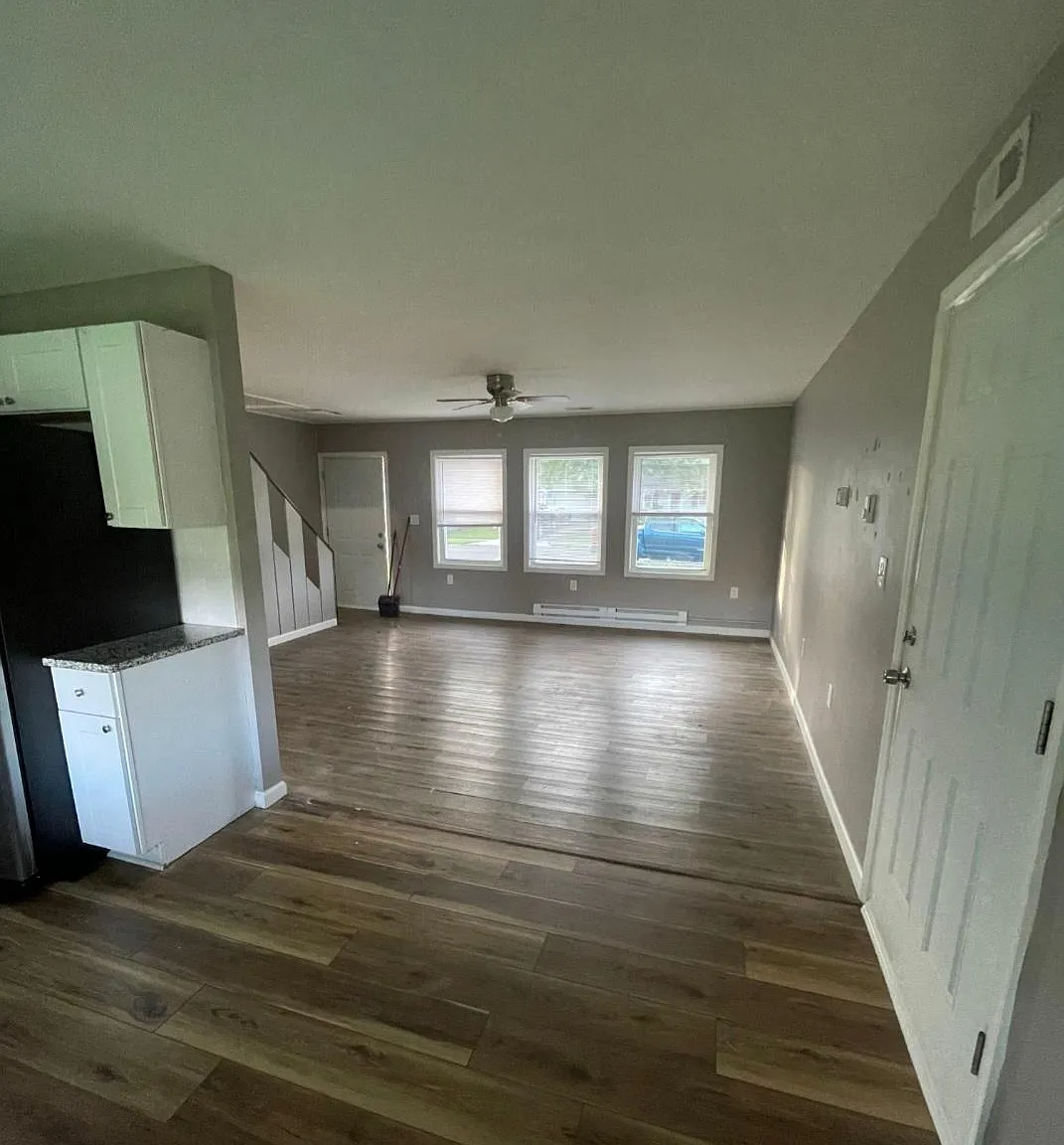 4 bed, 1200 sqft, $2,475 — Photo 4