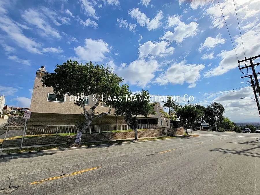 Stunning Views from the Mountains to Catalina! 2-Bedroom, 2-Bath Condo in the Heart of Signal Hill! — Photo 2