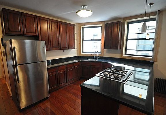 5th image of 101 W 140th St APT 45