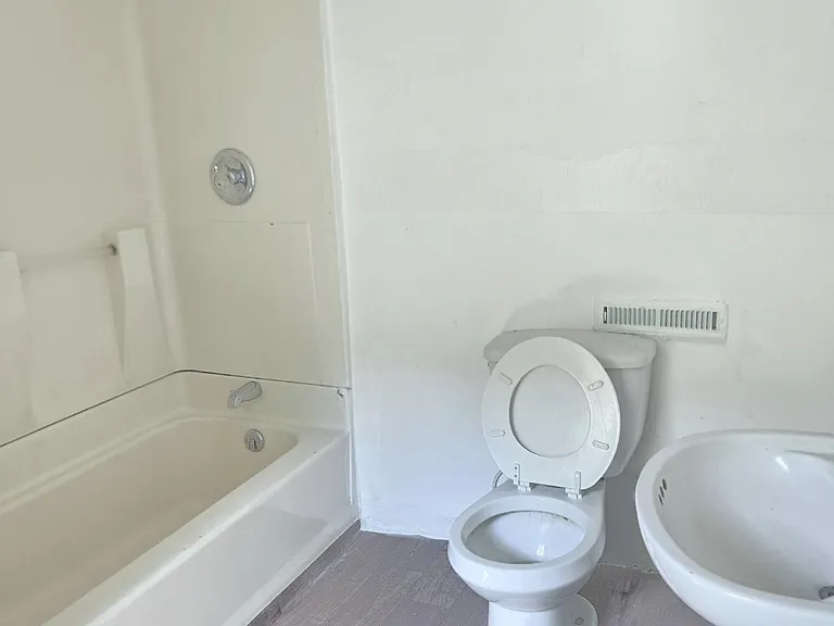 1445 Milburn Ave — Photo 15