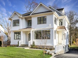 204 Brewster Rd, Scarsdale, NY 10583