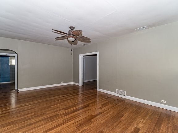 5th image of 1542 W Magnolia Ave