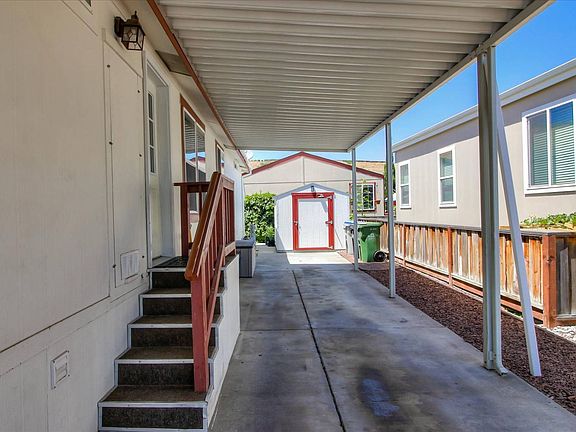 4th image of 331 Chateau La Salle Dr