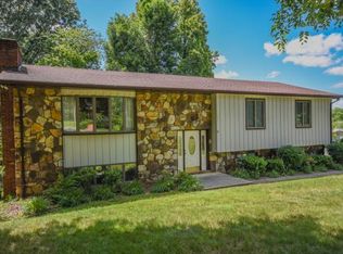3015 S Hills Dr, Johnson City, TN 37601