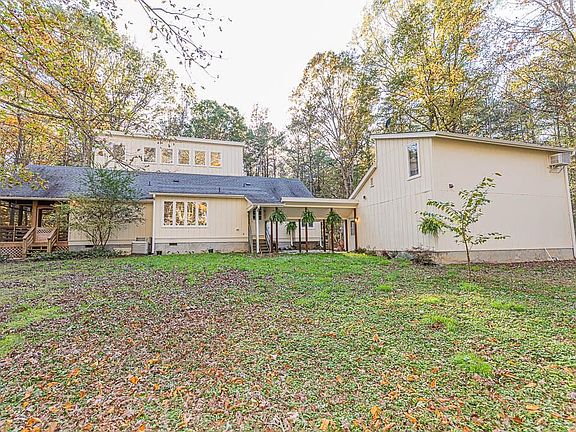 4th image of 17084 Sweet William Ln
