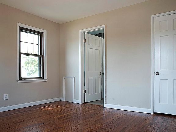 4th image of 5309 Kirkland Dr