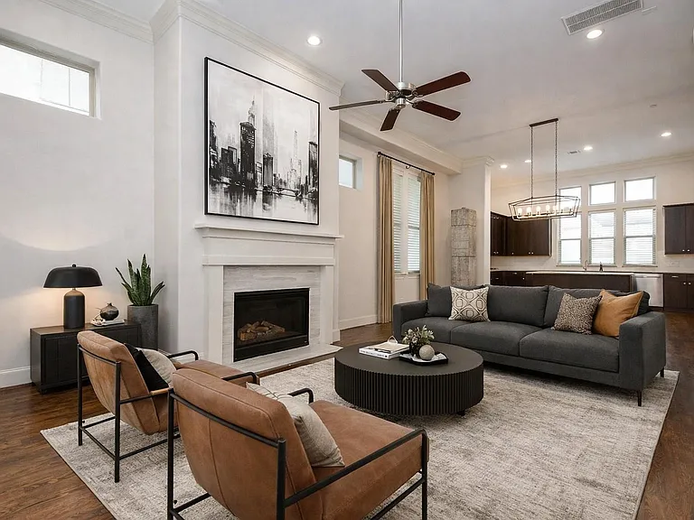 709 Delano St — Photo 12