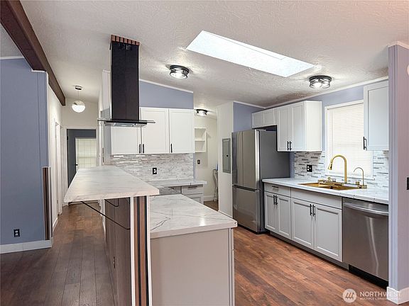 5th image of 13519 201st St Court E #135