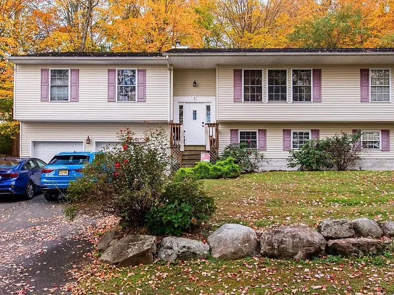 3 Undercliff Ln — Photo 1